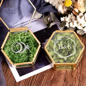 Kenon Personalisierte Glas-Ringbox, geometrische goldene Ringbox, Verlobungsring