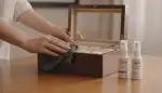 Makellose Uhrenbox: Reinigung und Pflege